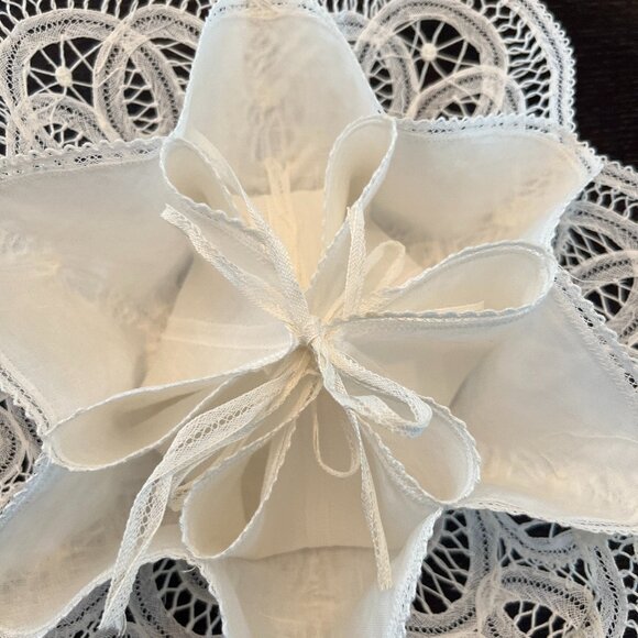 Lace Bread Basket - Picture 2 of 4